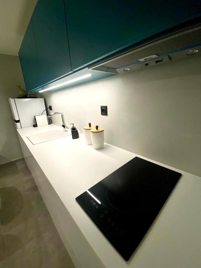 Vyron 2 Lusso Apartment Nea Michaniona Bagian luar foto
